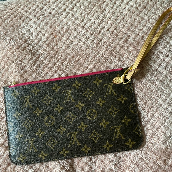 Louis Vuitton Handbags - ❌SOLD❌Neverfull Pouch (MM) Monogram Pivoine